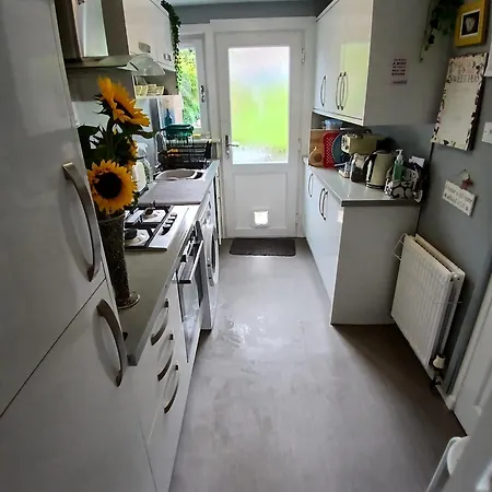 Botanical Hideaway-Room In Shared Home With One Female And A Cat * 爱丁堡