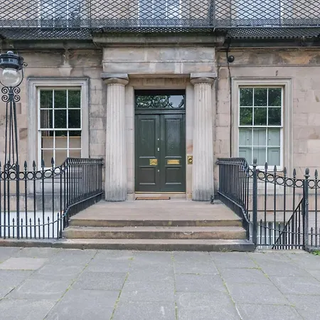 Elegant Georgian Retreat With Views Of Arthurs Seat Dom wakacyjny *