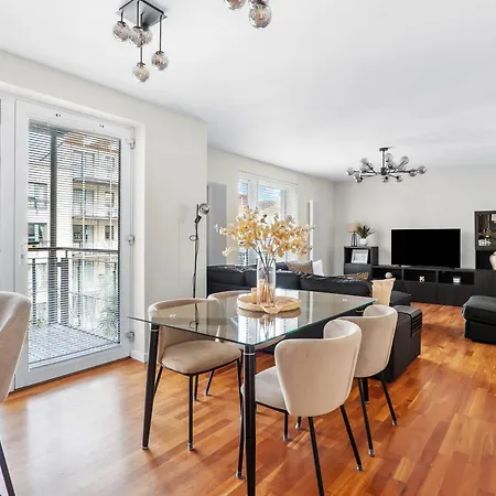 2br Park Royal With Balcony And Parking Appartamento *