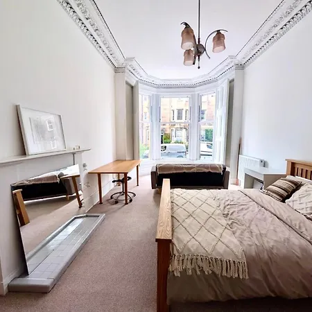 Festival Let In Ground Floor Flat * Edynburg