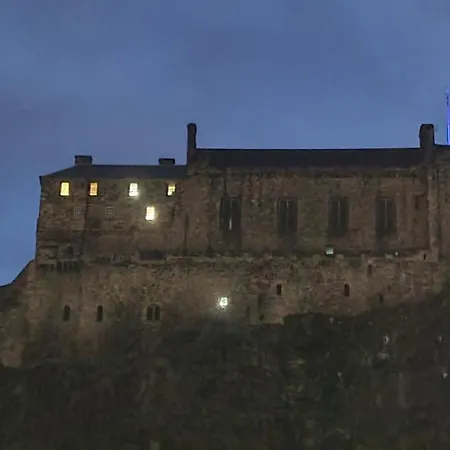 223 Websters Land - Stunning Castle View Апартаменты *