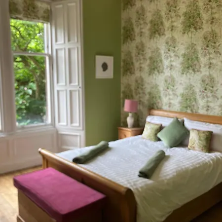 Victorian With Car Parking In Driveway, Murrayfield Apartman Edinburgh
