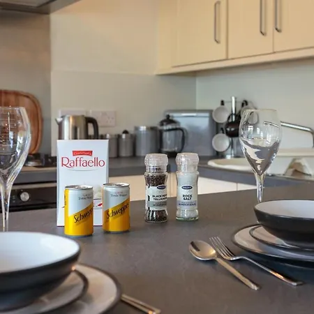 Free Parking - Centre - 3 Bedrooms - 5 Guests *