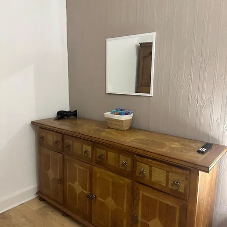 Edinburgh City Centre Twin Room With Garden