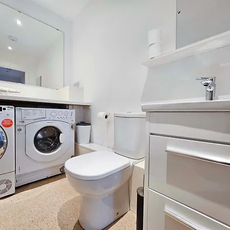 Stylish 3-bedroom Duplex With Patio * Edinburgh