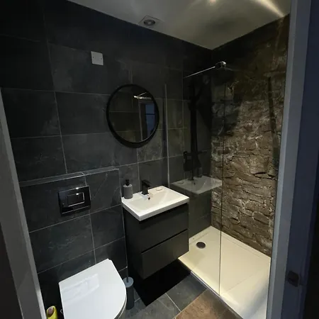 Hidden Wellhouse Apartment *