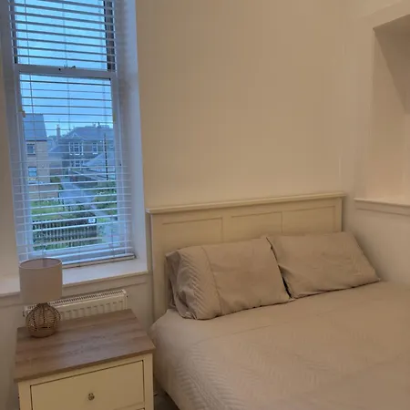 Spacious Flat Centre - Free Parking Apartment *