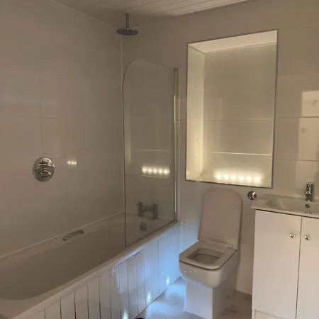 Apartment Spacious Flat Centre - Free Parking *