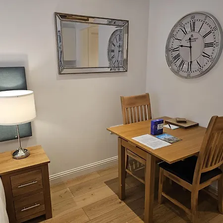 Edinburgh Aparthotel Lägenhetshotell 4*