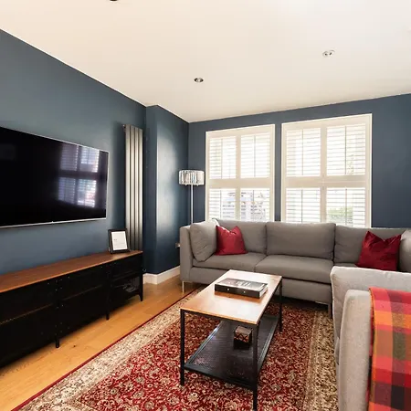 Hébergement de vacances Gorgeous 3 Bed House Free Parking & Garden