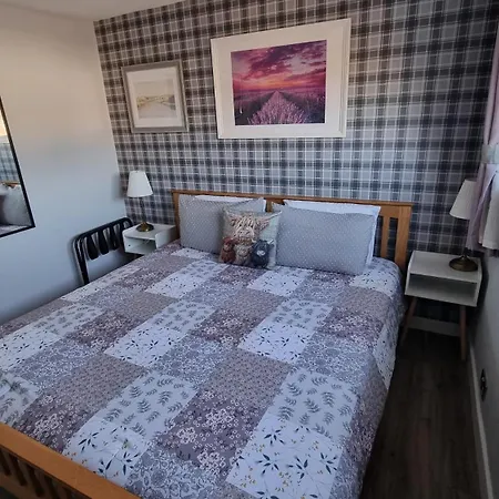 Innisfail Edi - Double With Private Bathroom Δωμάτια σε οικογενειακή κατοικία Εδιμβούργο