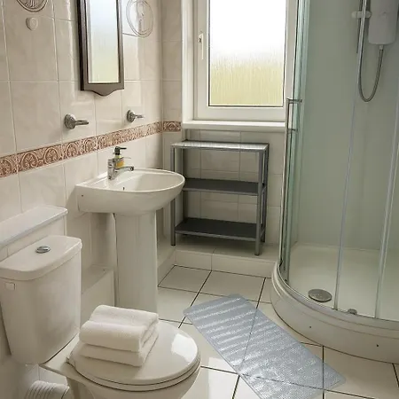 Spacious 3 Bedroom Flat Apartment Edinburgh