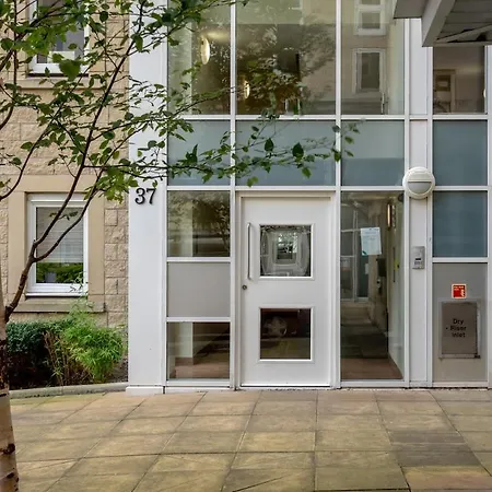 Luxury Boutique Flat, Sleeps 4 Wfree Parking