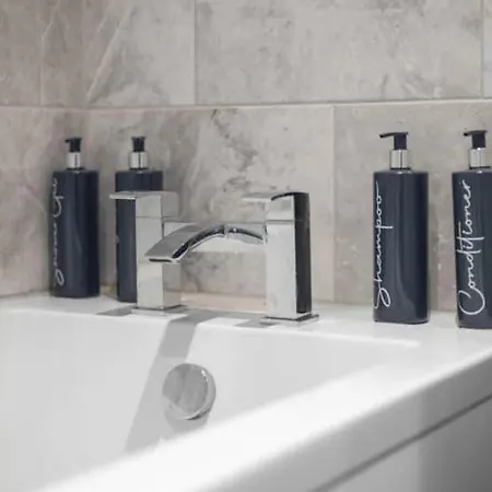 Casa vacanze Dynastays- Stylish Seaside Home- Adults Only, Dog Friendly, Garden & Parking