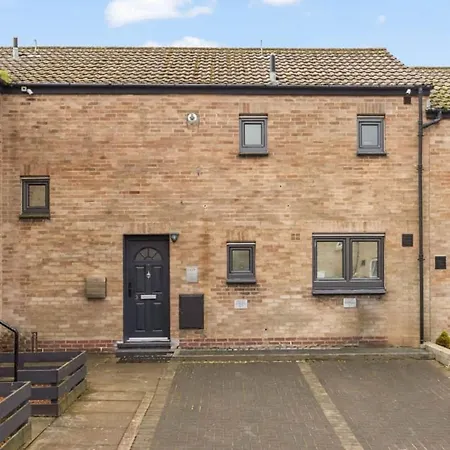 Dynastays- Stylish Seaside Home- Adults Only, Dog Friendly, Garden & Parking Casa vacanze *