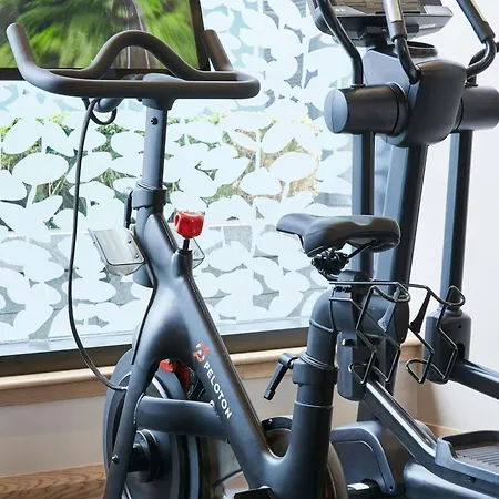 By Marriott 4* Эдинбург