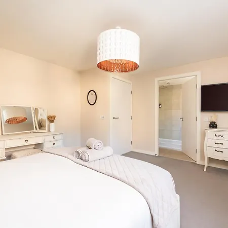 Hébergement de vacances Gorgeous 3 Bed House Free Parking & Garden *