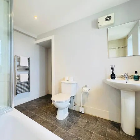 Skyline View Apartment *