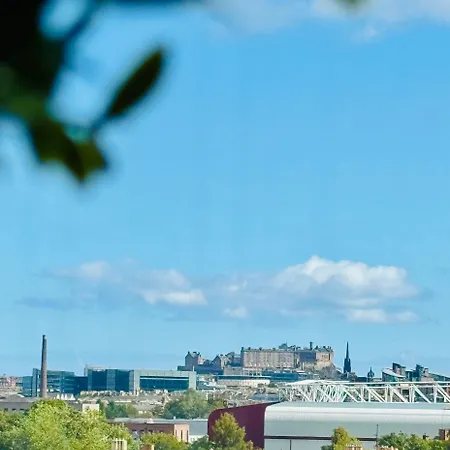 Skyline View * Edinburgh