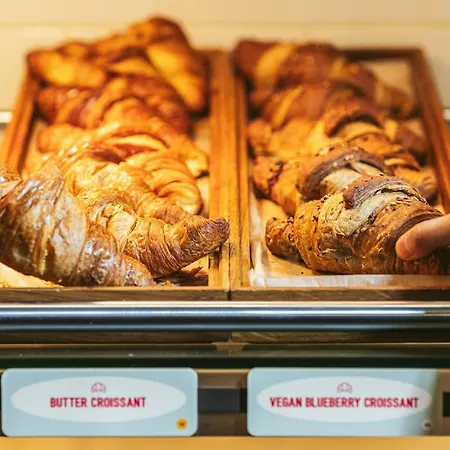 Hotel Point A Haymarket 3*