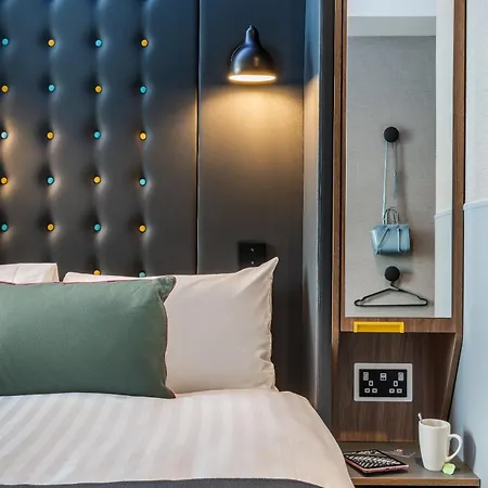 Hotel Point A Haymarket 3*