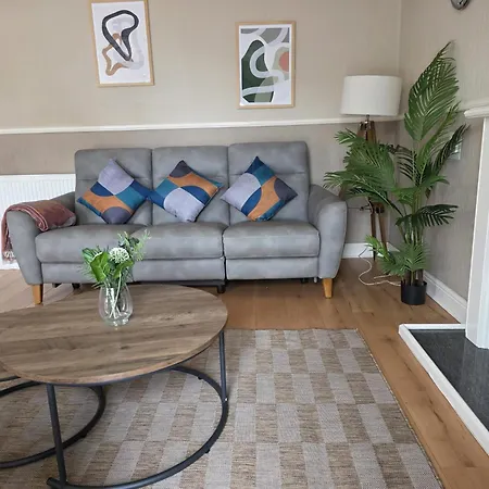 3br House With Parking 10 Mins To Airport Sleeps 6 公寓 爱丁堡