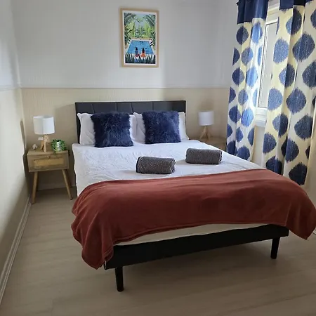 3br House With Parking 10 Mins To Airport Sleeps 6 * 爱丁堡