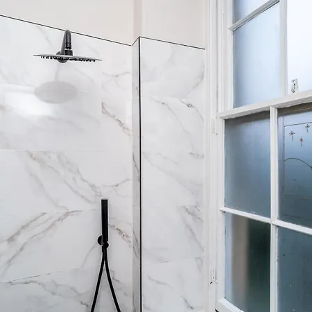 Appartement Pass The Keys Beautiful Modern Historical Flat Close To Castle *