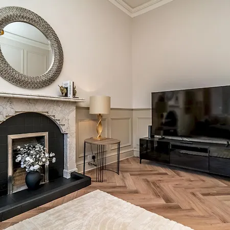 Pass The Keys Beautiful Modern Historical Flat Close To Castle Edynburg