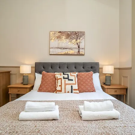 Pass The Keys Beautiful Modern Historical Flat Close To Castle Appartement