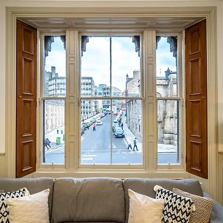 Appartement Pass The Keys Beautiful Modern Historical Flat Close To Castle