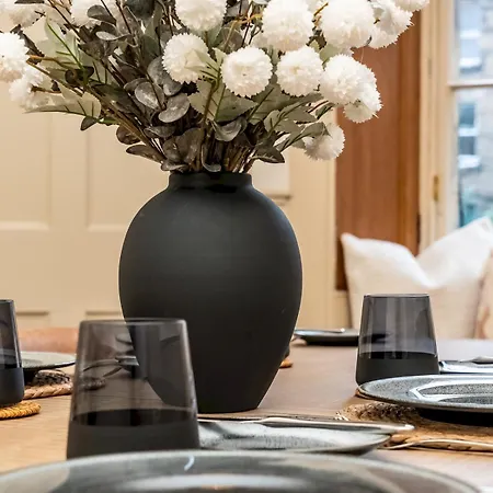 Pass The Keys Beautiful Modern Historical Flat Close To Castle *