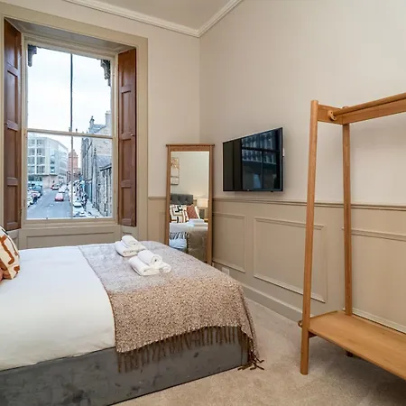 Appartement Pass The Keys Beautiful Modern Historical Flat Close To Castle