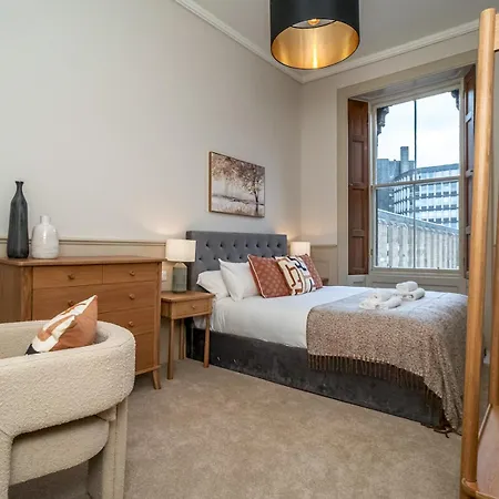 Pass The Keys Beautiful Modern Historical Flat Close To Castle Edynburg
