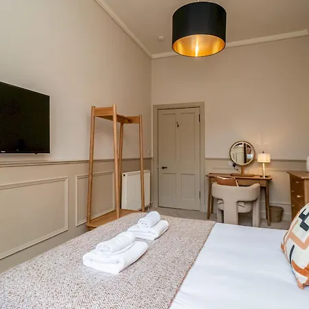 Pass The Keys Beautiful Modern Historical Flat Close To Castle Appartement