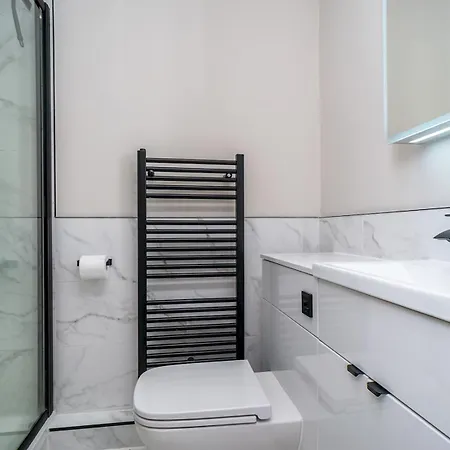 Appartement Pass The Keys Beautiful Modern Historical Flat Close To Castle *