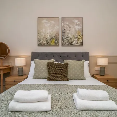 Pass The Keys Beautiful Modern Historical Flat Close To Castle Appartement Edinburgh