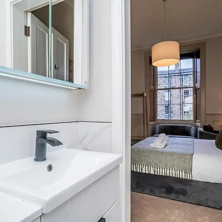 Pass The Keys Beautiful Modern Historical Flat Close To Castle * Edinburgh