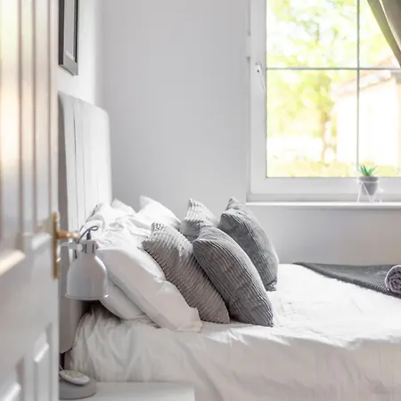 2bed Flat In Leith-free Parking- By Homes דירה *