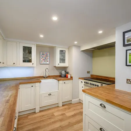 Elegant Flat With Garden In West End *