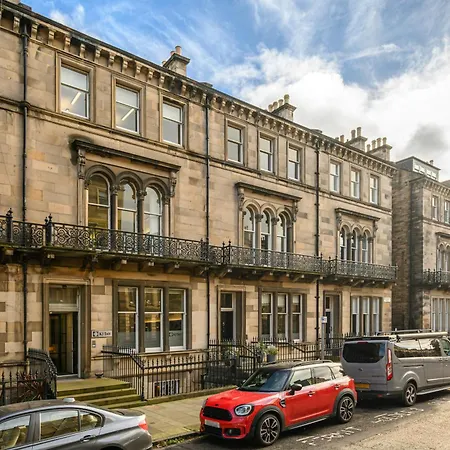 Elegant Flat With Garden In West End *