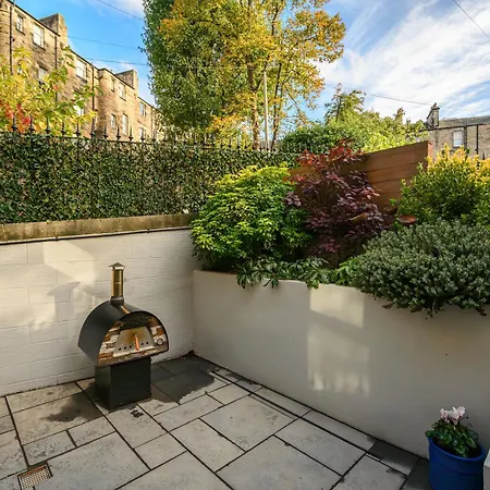 Elegant Flat With Garden In West End *