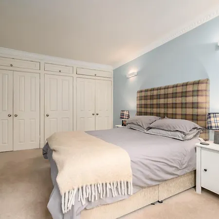 Elegant Flat With Garden In West End * エディンバラ