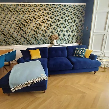 Spacious With Easy Access To Airport & Centre 아파트 에든버러