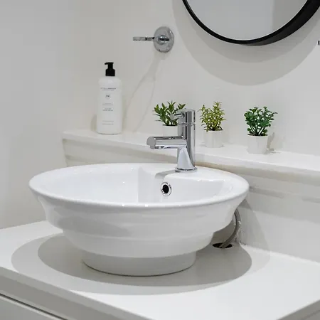 2bed-2bath Flat, Centre Appartamento