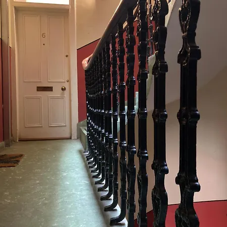 Bright 2 Bedroom Near The Meadows Appartamento