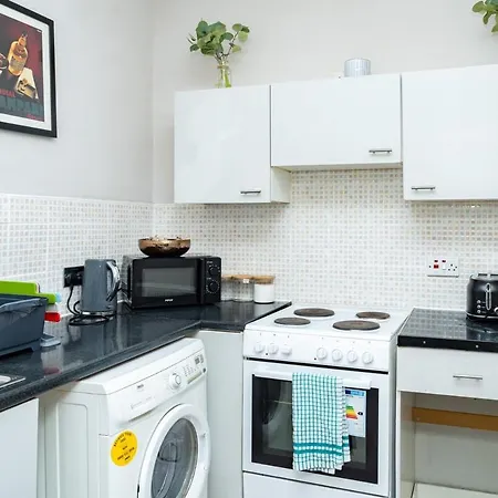 2bd, Ocean Terminal, Ram To Airport, Sleeps 4 Apartment