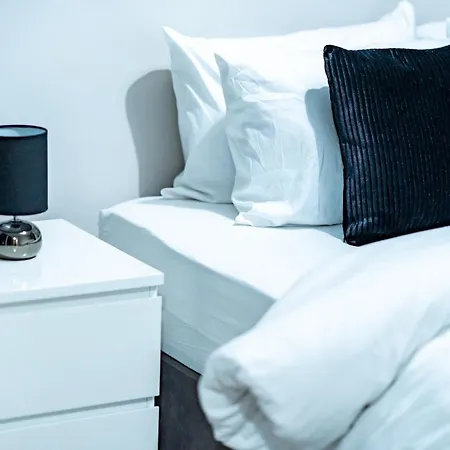 아파트 2bd, Ocean Terminal, Ram To Airport, Sleeps 4 에든버러