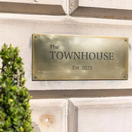 Apartahotel The Townhouse, Leith 4*