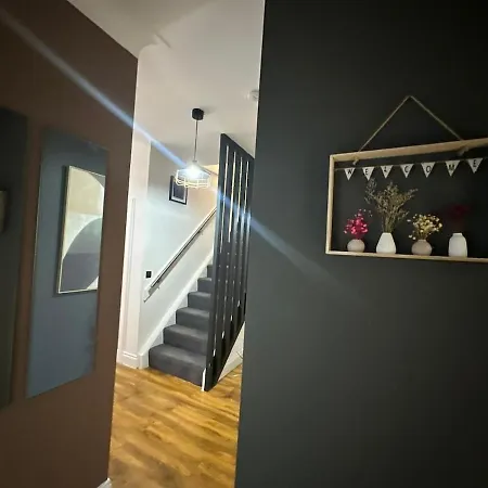 Villa Luxury 5bd, Gym, Parking, Bus To Airport, Sleeps10 Edimburgo